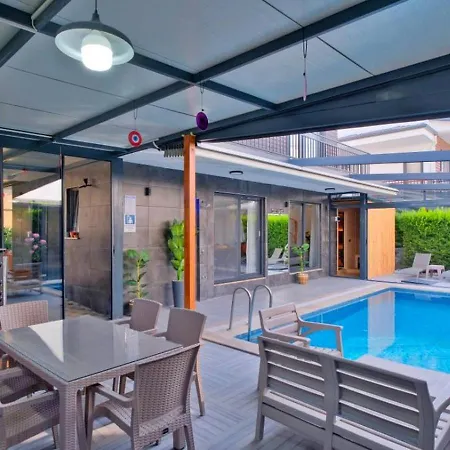 Vilă 3 Bedroom With Private Pool *
