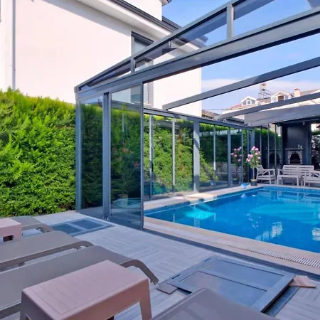 Vilă 3 Bedroom With Private Pool