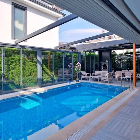 3 Bedroom With Private Pool ヴィラ フェティエ