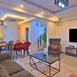 别墅 3 Bedroom With Private Pool 费特希耶