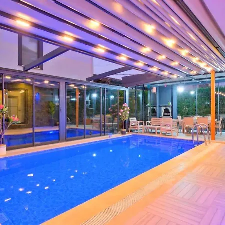 3 Bedroom With Private Pool *