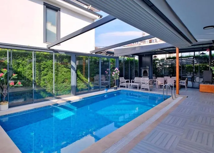 3 Bedroom With Private Pool فيلة فتحية