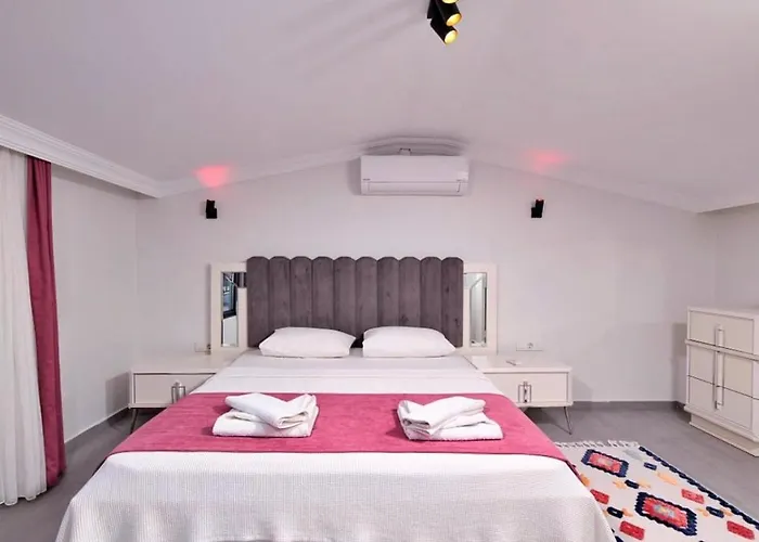 3 Bedroom With Private Pool فيلة فتحية